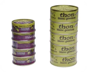 Thon blanc germon tuna can stacks with sleeve labels